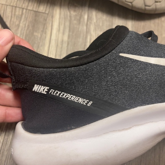 Size 11 Nike Flex Experience 8 Running Shoes Women’s Size 11 - Picture 4 of 6